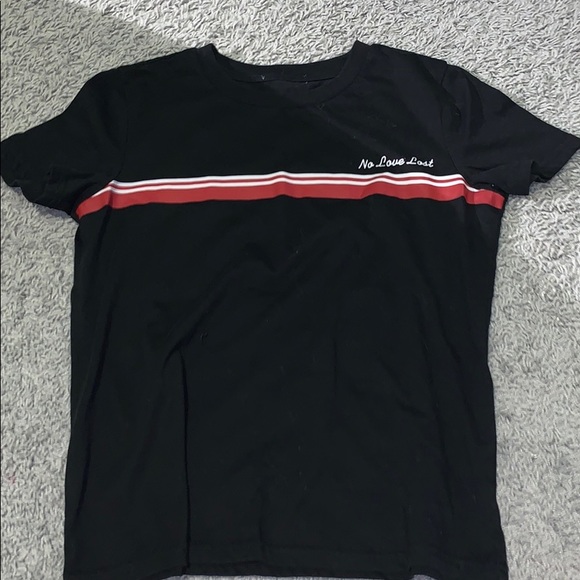 Black shirt. - Picture 1 of 1